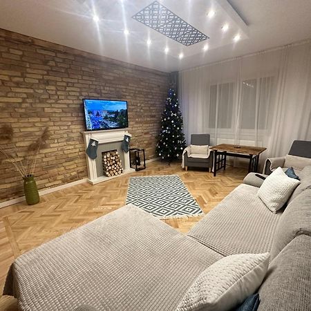 Season One Apartman Szeged Bagian luar foto