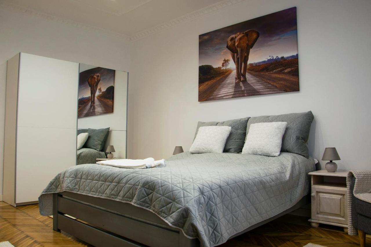 Season One Apartman Szeged Bagian luar foto