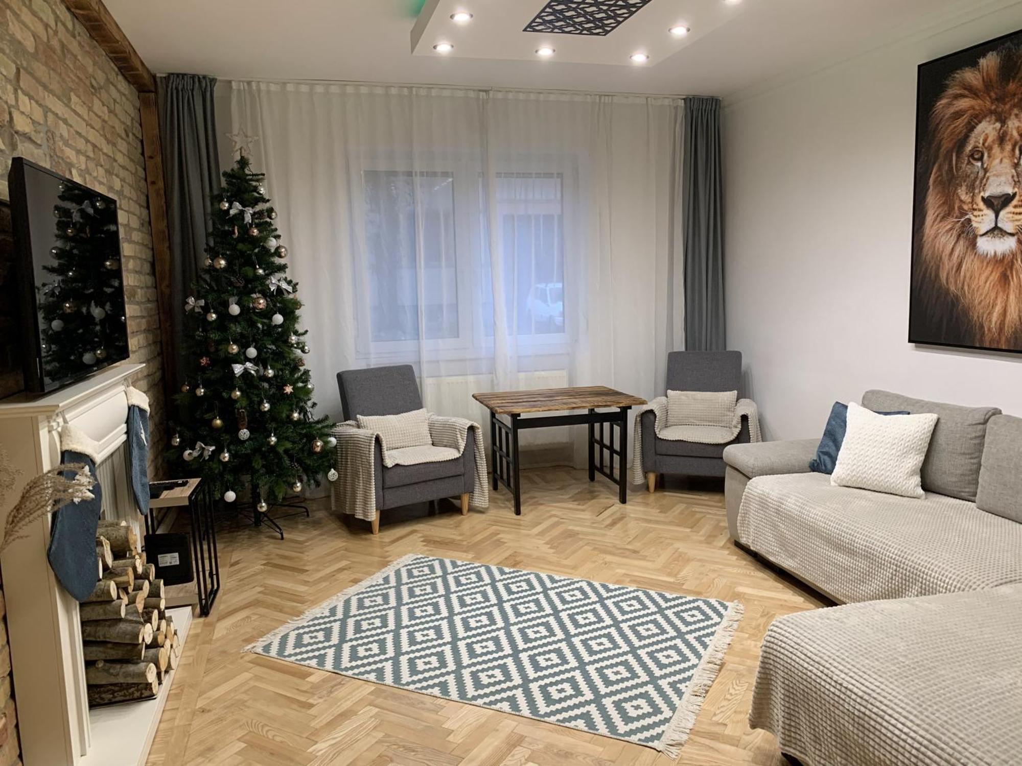 Season One Apartman Szeged Bagian luar foto